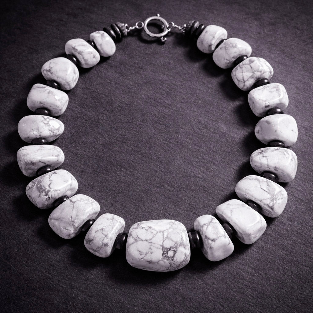 18" White Howlite