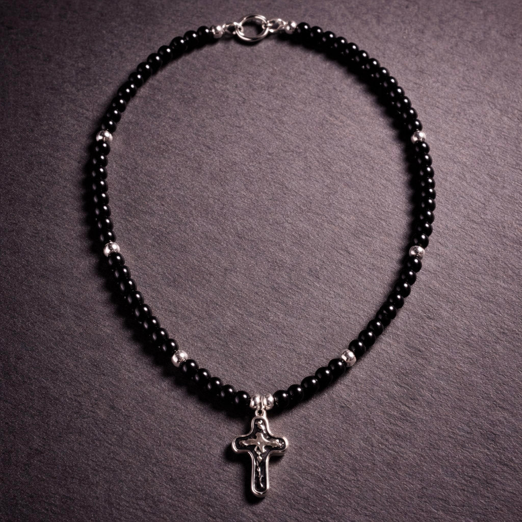 15" Black Onyx with a Black Pendant from San Miguel