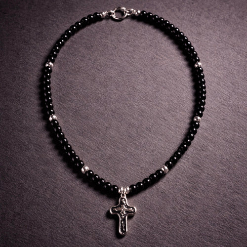 15" Black Onyx with a Black Pendant from San Miguel